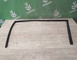 Уплотнитель стекла двери для Hyundai i30 12-17  запчасти бу