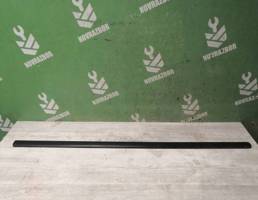 Молдинг передней правой двери для Suzuki Baleno 98-07  запчасти бу