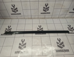 Накладка стекла переднего левого для VW Passat  B3  1988-1993  запчасти бу