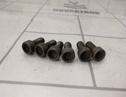 Болт для Skoda Octavia A5 1Z   04-13  запчасти бу