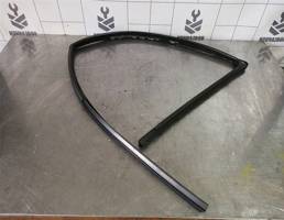 Уплотнитель стекла двери для Opel Zafira A 99-05  запчасти бу