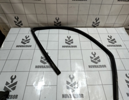 Уплотнитель стекла двери для Ford Focus 1 1998-2004  запчасти бу