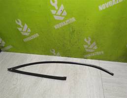 Уплотнитель стекла двери для Audi 80  90  B3  86-91  запчасти бу