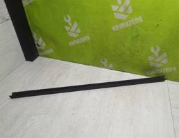 Уплотнитель стекла двери для LADA VESTA 15-19  запчасти бу