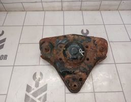 Кронштейн амортизатора для VW Passat B5 96-00  запчасти бу