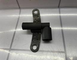 Датчик положения коленвала для Renault Logan 2005-2014  запчасти бу