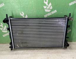 Радиатор основной для Ford Focus 1 1998-2004  запчасти бу
