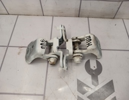 Петля двери для Skoda Fabia 2007-2015  запчасти бу