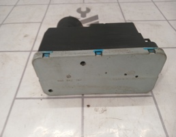 Вакуумное устройство системы центрального замка для VW Golf 3 Vento 91-97  запчасти бу