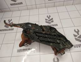 Кронштейн фар правый для Skoda Octavia A5 1Z   04-13  запчасти бу