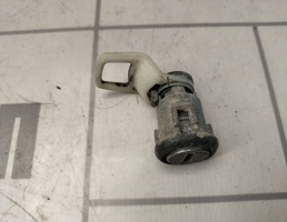 Вставка замка двери лев. для Daewoo Nexia 95-16  запчасти бу