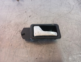 Ручка двери внутренняя левая для Audi 80  90  B3  86-91  запчасти бу