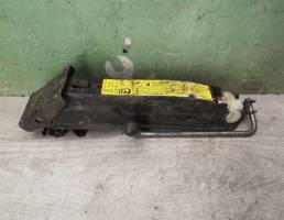 Домкрат для VW Passat B4 94-96  запчасти бу