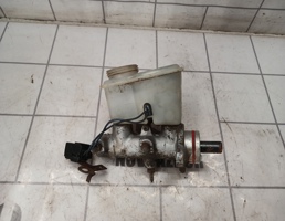 Цилиндр тормозной главный для Mazda 626 (GE) 1992-1997  запчасти бу