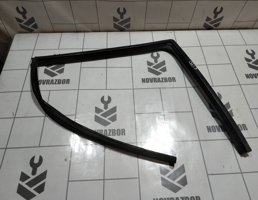 Уплотнитель стекла двери для Renault Clio 3  2005-2012  запчасти бу