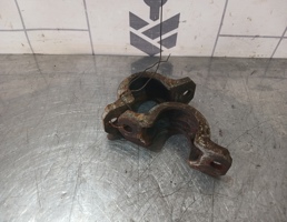 Кронштейн крепления переднего стабилизатора для Audi A6 (C4) 1994-1997  запчасти бу