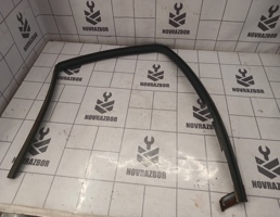 Уплотнитель стекла двери для Nissan Almera N16 2000-2006  запчасти бу