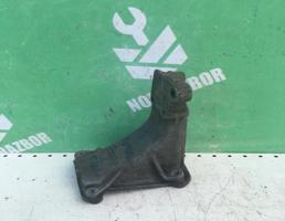 Кронштейн двигателя правый для VW Passat  B3  1988-1993  запчасти бу