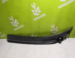 Решетка стеклоочистителя для VW Passat  B3  1988-1993  запчасти бу