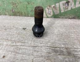 Болт колесный для BMW X3 F25 2010-2017  запчасти бу