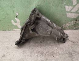 Кронштейн двигателя правый для VW Passat B4 94-96  запчасти бу