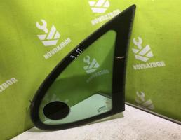 Стекло кузовное глухое правое для Renault Scenic 96-99  запчасти бу