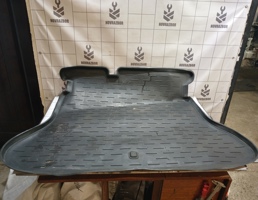 Коврик багажника для LADA VESTA 15-19  запчасти бу