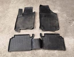 Коврики к-кт для Opel Meriva 2003-2010  запчасти бу