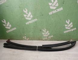 Уплотнитель стекла двери для Nissan Primera P11 96-02  запчасти бу