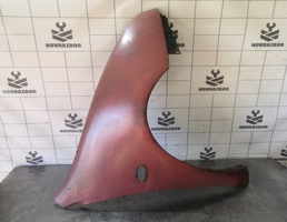 Крыло переднее правое для Mazda 323 BA 94-98  запчасти бу