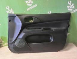 Обшивка двери передней правой для Mitsubishi Lancer 9 CS 03-06  запчасти бу
