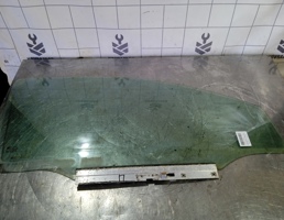 Стекло двери передней правой для Opel Corsa C 2000-2006  запчасти бу