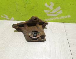 Кронштейн КПП левый для Hyundai i30 12-17  запчасти бу