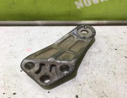 Кронштейн двигателя правый для Kia Cerato 2004-2008  запчасти бу