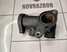 Фланец двигателя системы охлаждения для VW Passat B5 96-00  запчасти бу