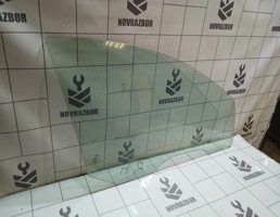 Стекло двери передней правой для Ford Focus 1 1998-2004  запчасти бу